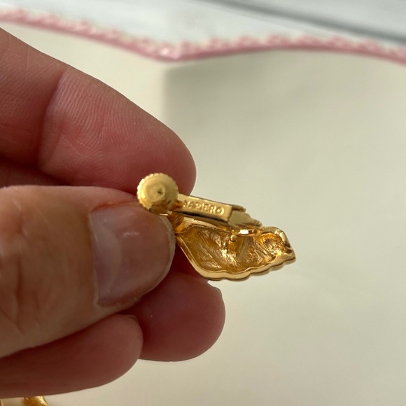 Vintage 1960s Napier Gold Tone Screw Clip Earrings - Picture 5 of 10